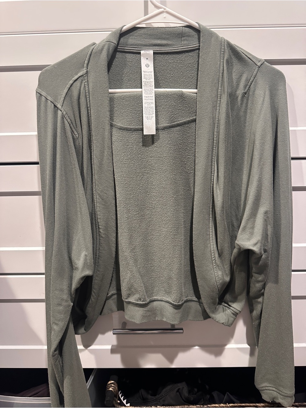 lululemon BeCalm Shrug Willow Leaf Green Size M